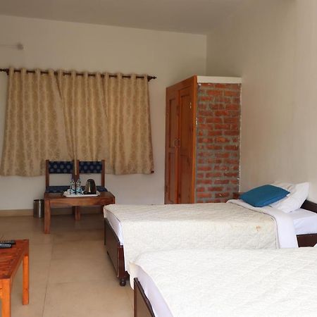 Zhim Zhim Guest House Bir  Bagian luar foto