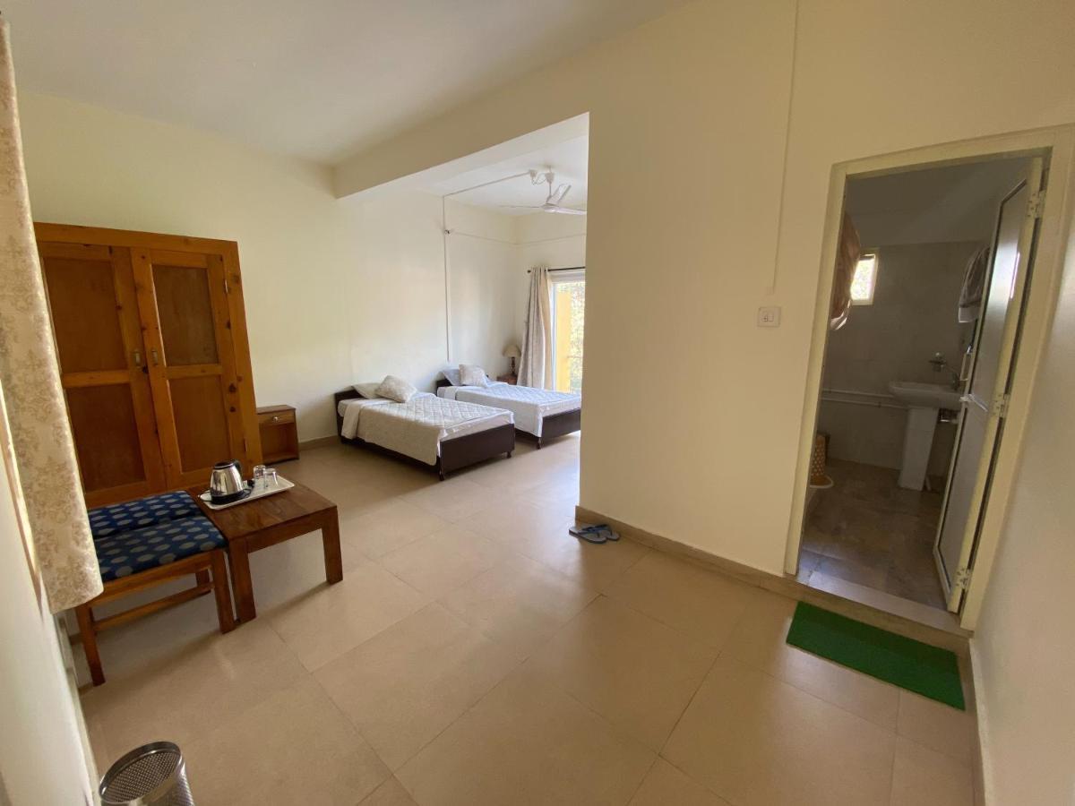 Zhim Zhim Guest House Bir  Bagian luar foto