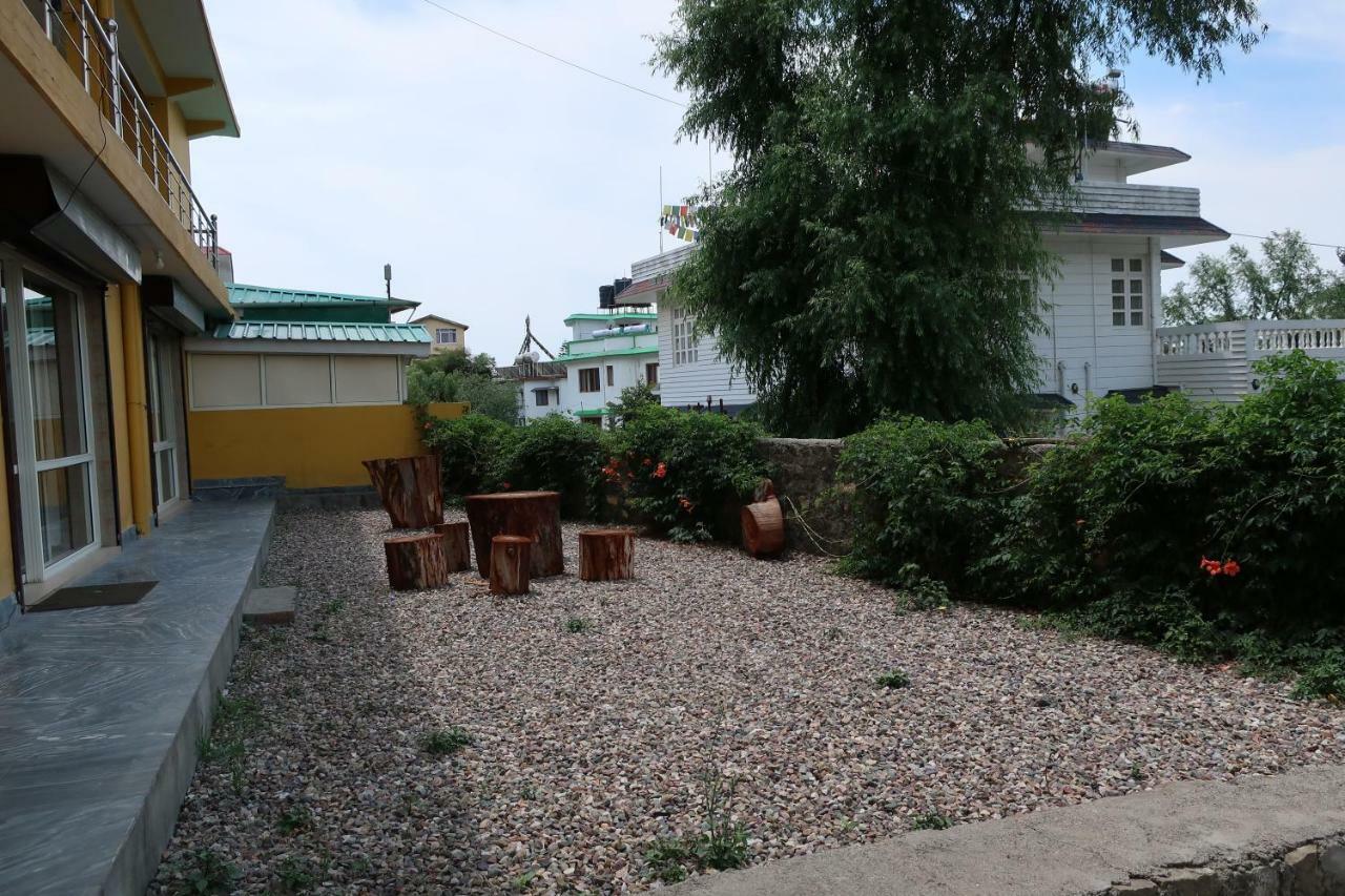 Zhim Zhim Guest House Bir  Bagian luar foto