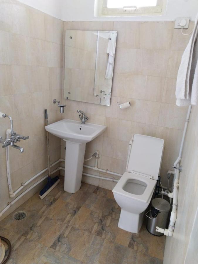 Zhim Zhim Guest House Bir  Bagian luar foto