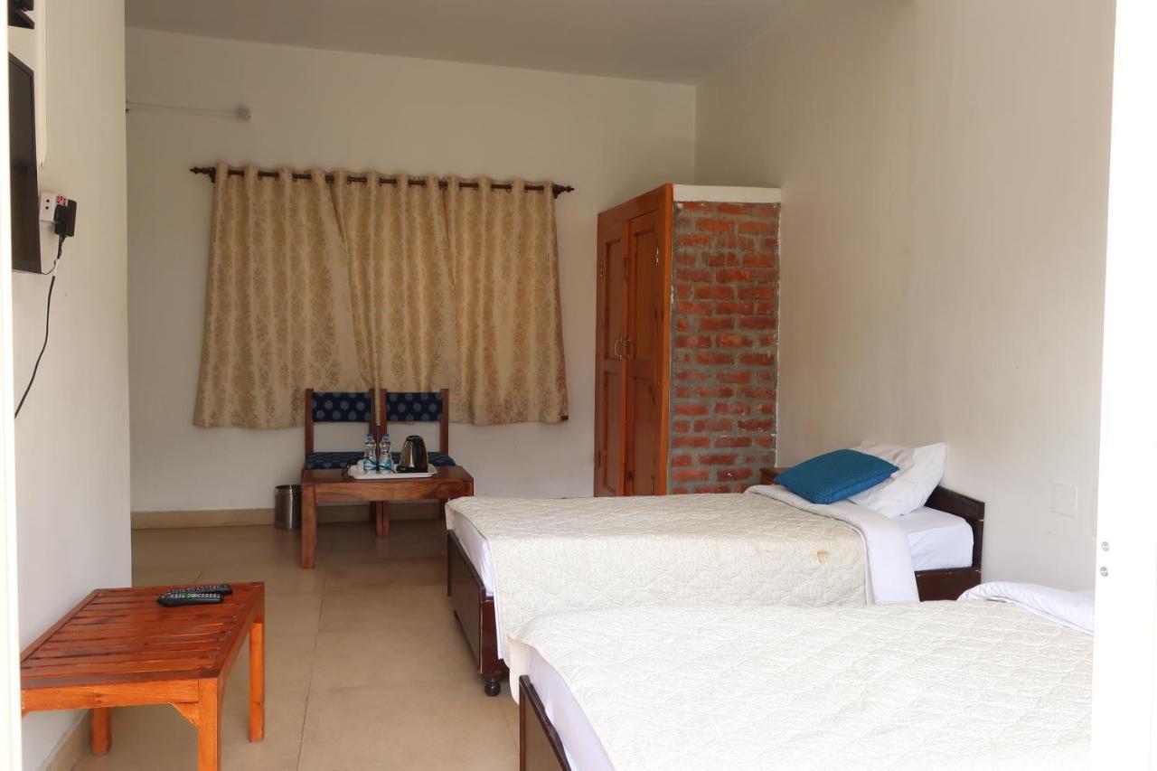Zhim Zhim Guest House Bir  Bagian luar foto